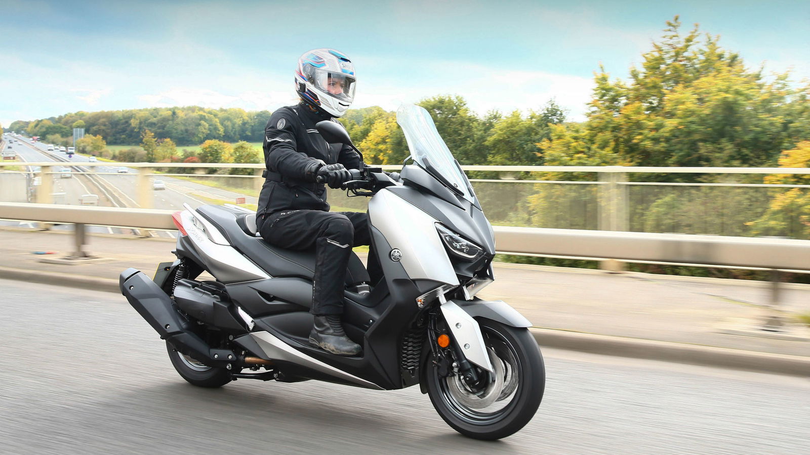 Yamaha XMAX 400 video review